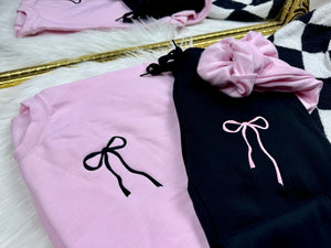 Bow Embroidered Crewneck